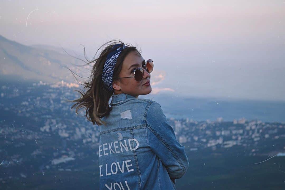 のインスタグラム：「Ещё немного и солнцезащитные очки станут неактуальны😟7️⃣」