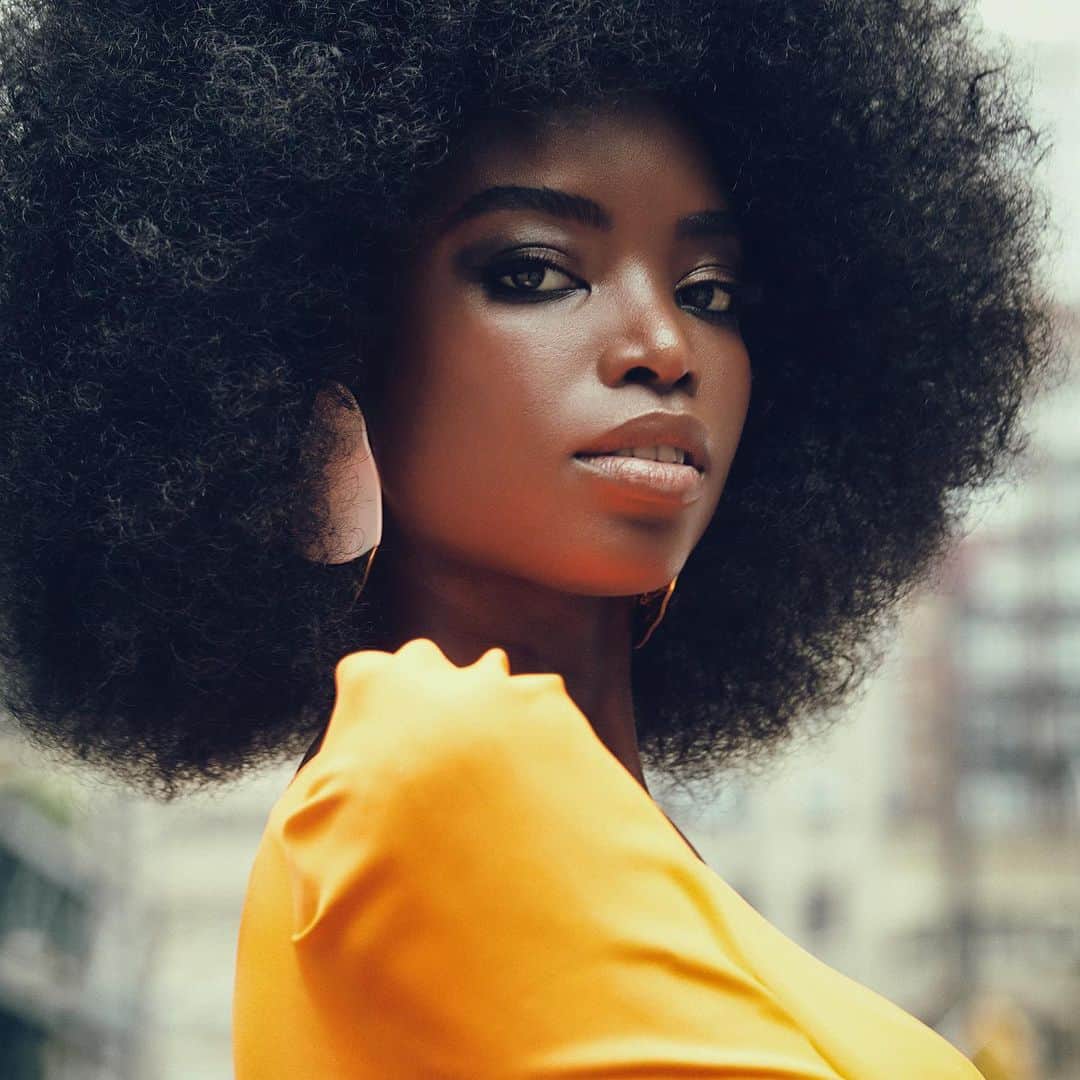 Monica Sordoのインスタグラム：「When @iammariaborges wears the #NSxMS Gilot EarSculptues! @nausheenshah 💣💥 Styled by @zeinaesmail for @dresstokillmagazine」