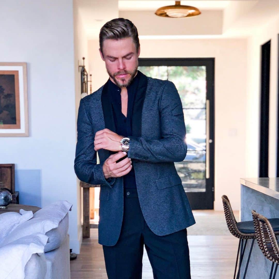 デレク・ハフさんのインスタグラム写真 - (デレク・ハフInstagram)「Red carpet ready for the #emmys 👍🏼」9月15日 8時56分 - derekhough