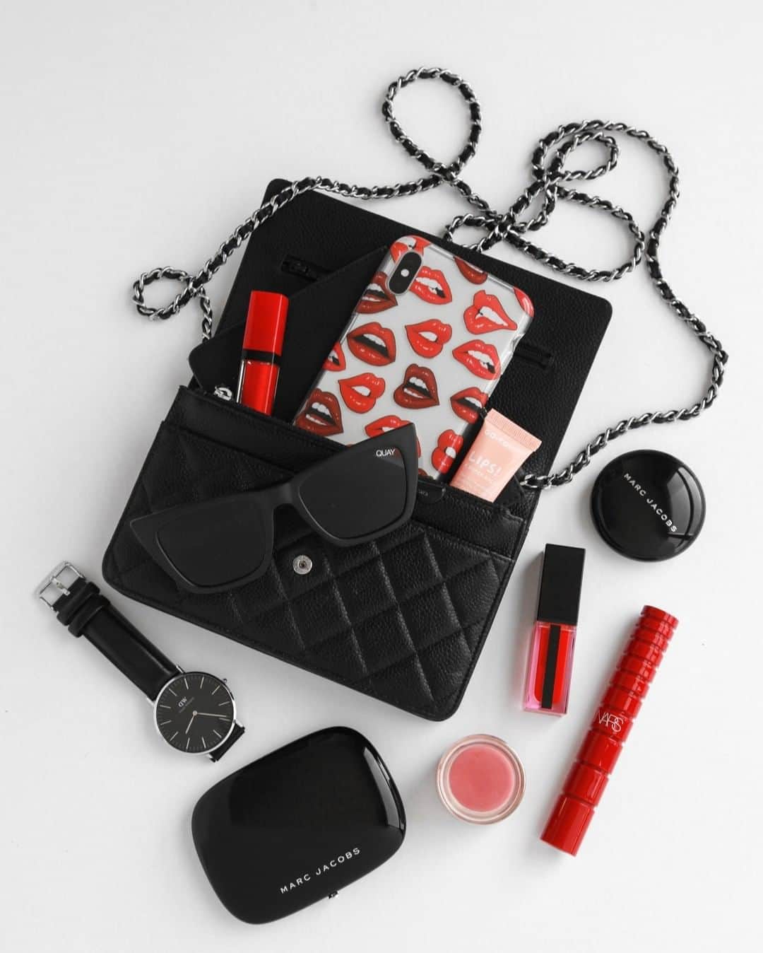 VELVETCAVIARさんのインスタグラム写真 - (VELVETCAVIARInstagram)「DATE NIGHT ESSENTIALS: 💄⌚👜⠀⠀⠀⠀⠀⠀⠀⠀⠀ what's yours? 💋 Shop Red Lips Clear Case @velvetcaviar. #datenight #velvetcaviar ⠀⠀⠀⠀⠀⠀⠀⠀⠀ ⠀⠀⠀⠀⠀⠀⠀⠀⠀ 📸: @designbyaikonik」9月15日 9時00分 - velvetcaviar