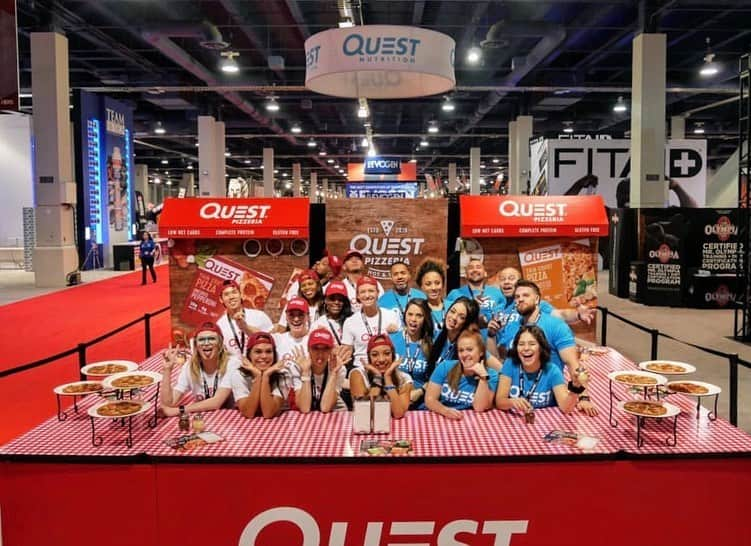 questnutritionさんのインスタグラム写真 - (questnutritionInstagram)「It’s a wrap! Thank you so much to everyone who stopped by our @mrolympiallc booth! 😍 We had an amazing time meeting you! See you next time. 🙌😊🙏 #OnaQuest」9月15日 9時15分 - questnutrition