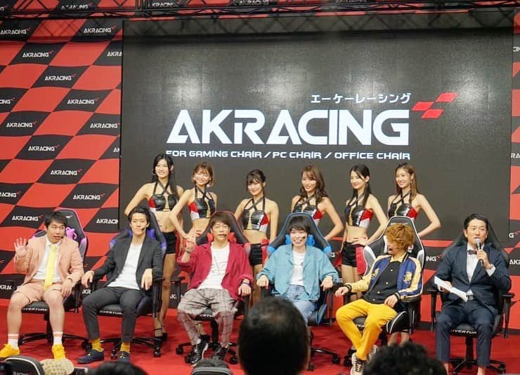 菊地智義さんのインスタグラム写真 - (菊地智義Instagram)「『東京ゲームショウ2019 AKRacingブース』 ステージの司会やらせてもらってます。 本日最終日！ よろしくお願いします。 写真は色んな方のSNSから頂戴致しました。 #東京ゲームショウ #TGS #TGS2019 #AKRacing #ゲーミングチェア #霜降り明星 くん #倉持由香 ちゃん #水沢柚乃 ちゃん #小島みゆ ちゃん #RaMu ちゃん #陣内智則 さん #尼神インター ちゃん #エーケーレーシングガール ちゃん #幕張メッセ #キクチウソツカナイ」9月15日 9時56分 - potatokikuchi2