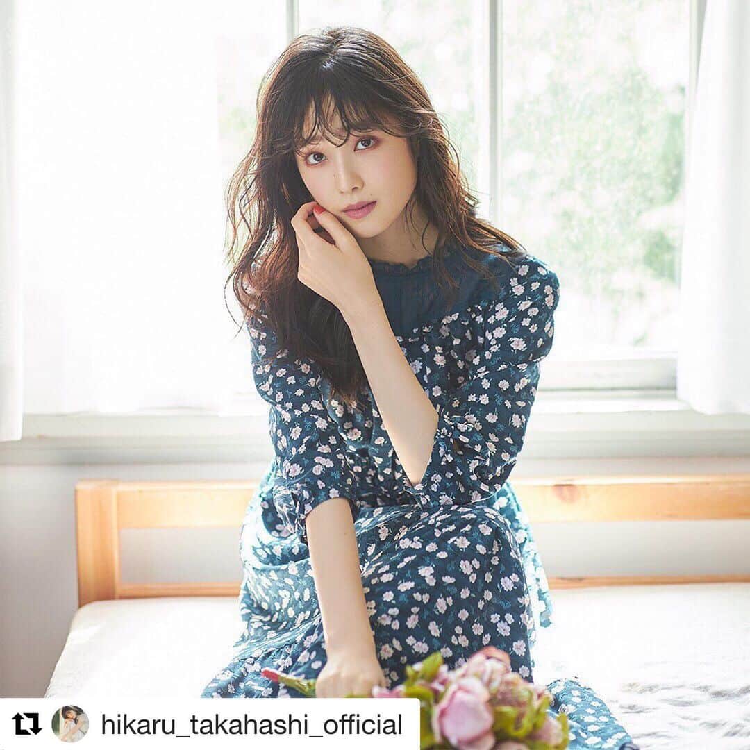 のインスタグラム：「#Repost @hikaru_takahashi_official with @get_repost ・・・ . Ray10月号で#feroux さんのページに出させて頂いてます！ レトロで女の子らしくってどの服もとっても可愛いかったです🥰 . Feroux店頭に置いてあるタブロイド紙にも私が載っているので是非チェックしてみて下さい✨」