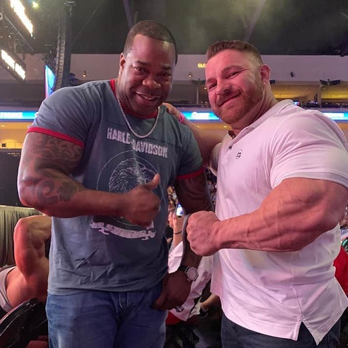 バスタ・ライムスさんのインスタグラム写真 - (バスタ・ライムスInstagram)「Me & @flex_lewis at the 2019 @mrolympiallc support our people and all the incredible athletes competing this year!! Been a long time fan of Flex and he’s out here looking Brolic as hell!!! Looking forward to seeing my Big bro @mrolympia08 bring it home tonight!!!」9月15日 10時30分 - bustarhymes