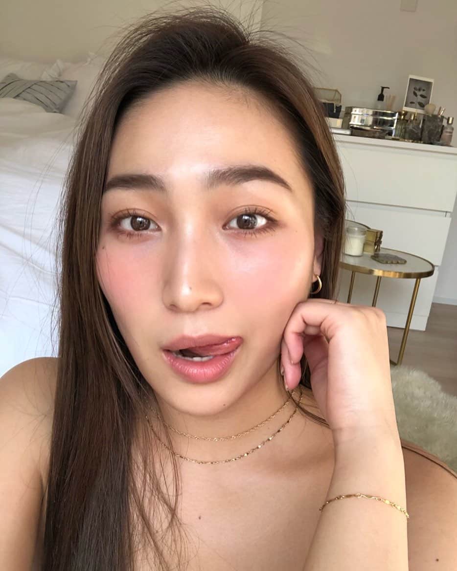 のインスタグラム：「🍊 ちょこっとLiveしようかな、友達とランチ行くのでその前に! 12:00くらいかな 久々にみんなと話したい〜♡」