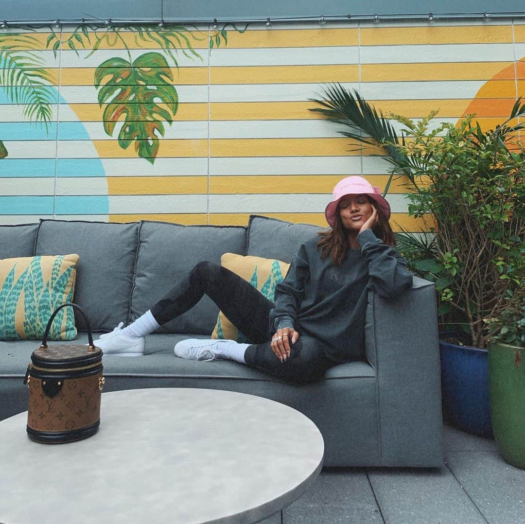 カルーシェ・トランさんのインスタグラム写真 - (カルーシェ・トランInstagram)「Thank you for a fantastic week NY ❤️✌🏽 @sixtyhotels」9月15日 10時39分 - karrueche