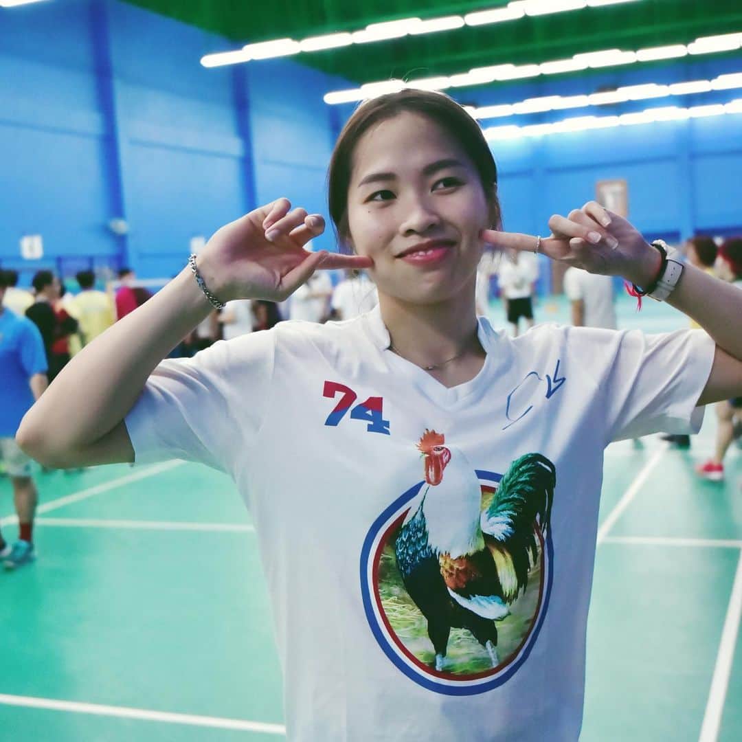 ラチャノック・インタノンのインスタグラム：「ยิ้มอ่อนๆก็หาว่าอ้อน พอยิ้มออดอ้อนก็หาว่าอ่อย. 😜🤪」