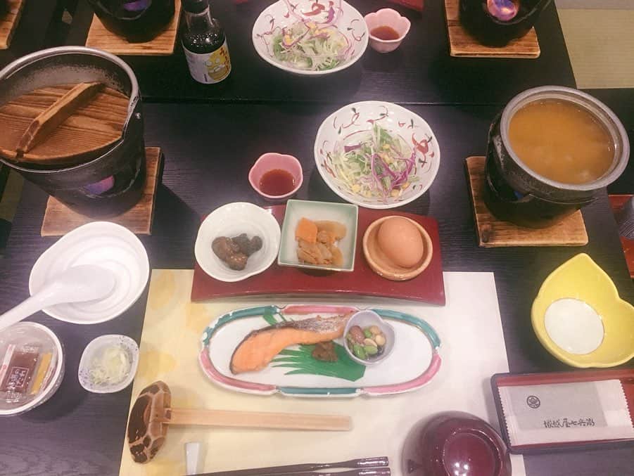 西村季里子さんのインスタグラム写真 - (西村季里子Instagram)「・ きのうは群馬県東吾妻町で ニコニコ町会議に参加してきました💘 伊香保温泉に前泊して、 朝から素敵な朝食もいただいて、 元気でたーーー🙌🏻💕💕💕 広い部屋に一人で泊まったのが、 なんとも寂しかったけど…🥺 次回は9/28に岩手県奥州市にいきます🚙💗 遊びにきてくださいねーー🐰🌷 #ニコニコ町会議#町会議#ニコニコ #ニコニコ生放送 #ニコニコ動画 #ニコ生#ニコ動#テレビちゃん #ニコニコカー#地方イベント #群馬#伊香保温泉#温泉#塚越屋七兵衛  #朝食#旅館#和食#最高#幸せ #follow#followme」9月15日 11時35分 - kiriko_nishimura