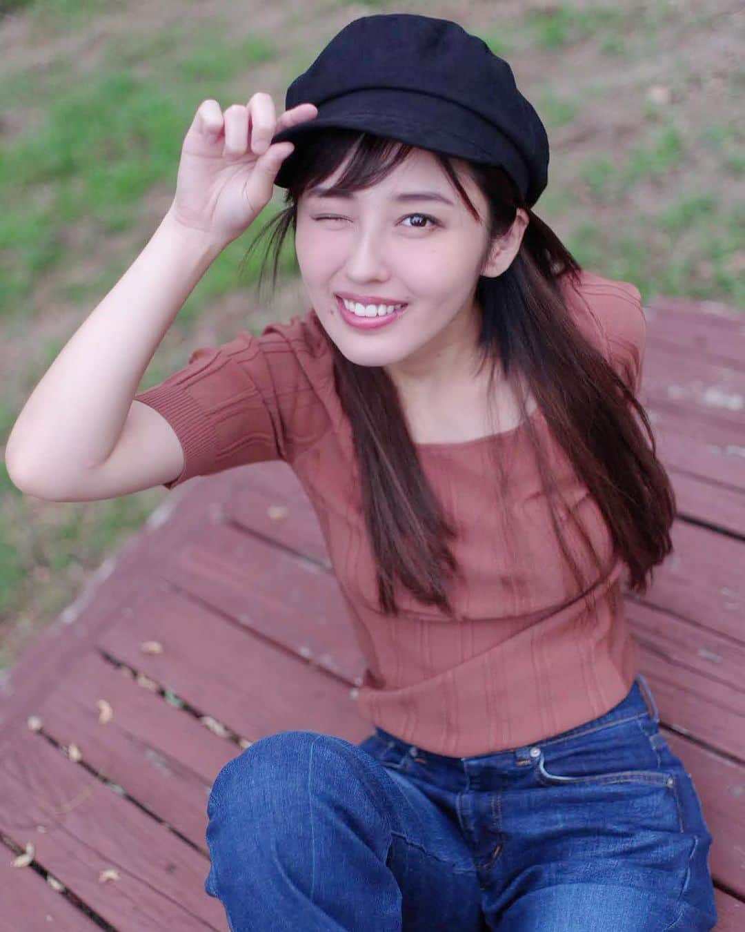 のインスタグラム：「このコーデにキャスケット🧢あってる？？？笑 なんとなくかぶってみた🥰🥰 . . コーデ . . . 🧢 #エイチアンドエム  tops #NINE bottom #STUDIOUS  #followme #フォローしてね」