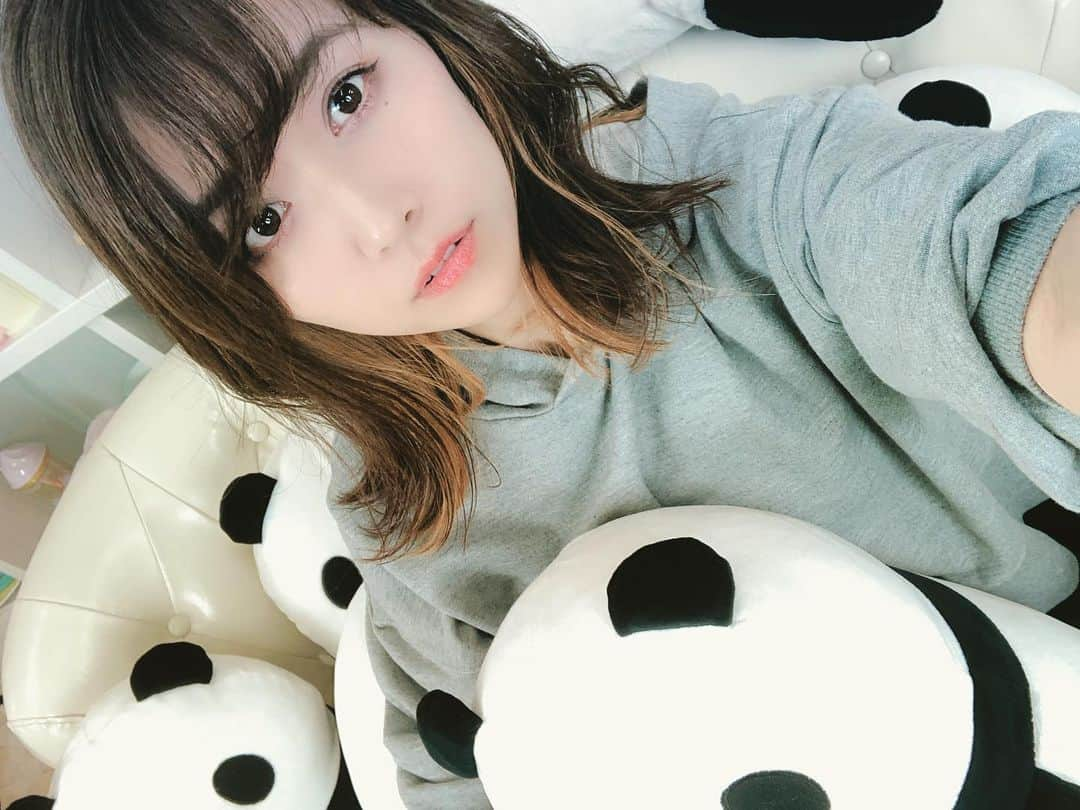 望月海羽さんのインスタグラム写真 - (望月海羽Instagram)「次は何色になろっかな〜🐼 ・ ・ ‪#望月海羽 #gm #早安 #おはみうし #aloha  #星レト #写真好きな人と繫がりたい #パンダ  #instagood #自然光  #秋 #haircolor #love #makeup #me #l4l #selfie #white #芋焼酎 #熱海出身 #Japanese #actress  #bestoftheday #呑兵衛 #芋女 #舞台女優 #男前女子 #末っ子だけど姐御肌 #followme #禁酒解禁」9月15日 13時05分 - mikasawada1112