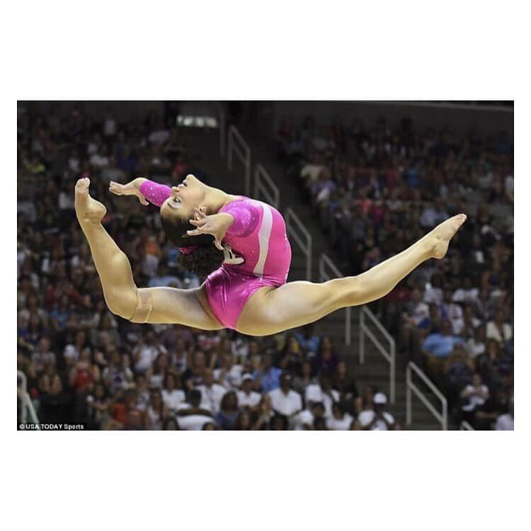 ローリー・ヘルナンデスさんのインスタグラム写真 - (ローリー・ヘルナンデスInstagram)「happy national gymnastics day :) #ngd」9月15日 13時32分 - lauriehernandez