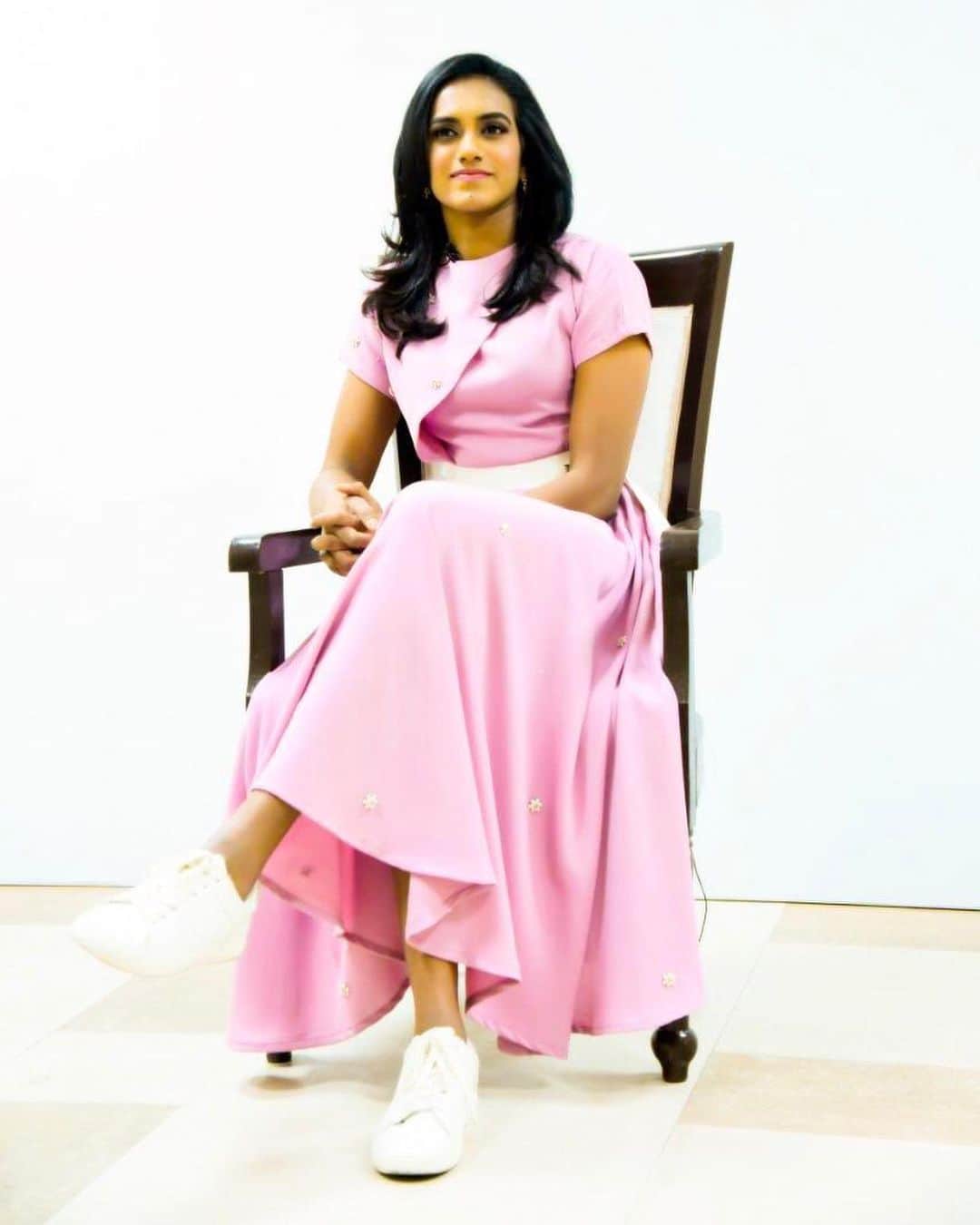 シンドゥ・プサルラさんのインスタグラム写真 - (シンドゥ・プサルラInstagram)「Pink things of Instagram ! @madebycuin styled by - @bornaliicaldeira  #PinkSundays #Vibe 💕」9月15日 23時21分 - pvsindhu1