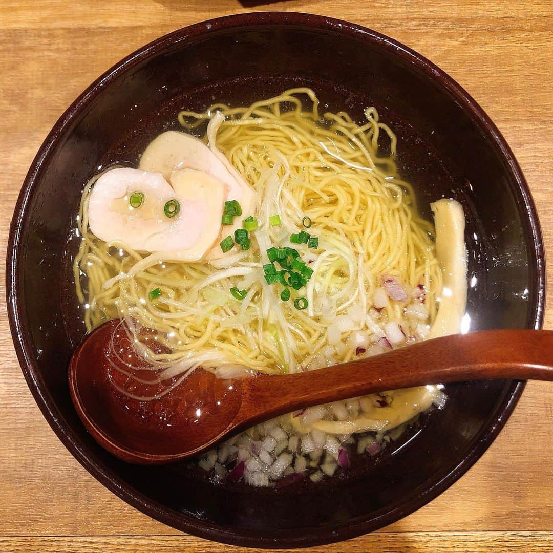 野々垣美希さんのインスタグラム写真 - (野々垣美希Instagram)「🍜 最近は塩らーめんにハマってます みんなのオススメのらーめん教えてください どこどこにある、どこどこの、なにらーめんって詳しく書いてね。絶対行くから。 #なご家 #ラーメン #ラーメン女子 #塩ラーメン #名古屋ラーメン」9月15日 23時15分 - nonogakimiki