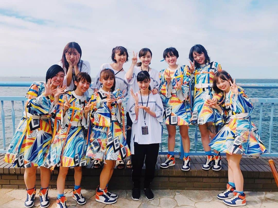 真山りかさんのインスタグラム写真 - (真山りかInstagram)「.﻿ ﻿ #氣志團万博2019﻿ ありがとうございました！﻿ ﻿ #2年ぶりでれた嬉しかった﻿ #氣志團万博無いと夏終われない﻿ ﻿ 今年は #氣志團さん にゼッテーアナーキーを夜露死苦♡したら一緒にアナーキーしてくださいましたありがとうございます兄貴🥺﻿ ﻿ #翔やんアニキ @showayanocozey から #あいうんえんおん 頂いてます﻿ ﻿ あと事務所のアネキ #ももいろクローバーz さんがステージを観ててくださいました﻿🙏ありがとうございます﻿ 今年は準備しててももクロちゃんのライブを見れなかったので来年こそ見れるように﻿ また来年も出れるようにまた一年頑張ります﻿ ﻿ そして﻿ 千葉県民の皆さんが1日でも早く﻿ 元の生活を送ることができますように。﻿ 今日 少しだけでも明るい気持ちになれる手助けができていたら嬉しいです🌈﻿ ﻿ ﻿ #まやまにあ﻿ ﻿ .」9月15日 23時18分 - ma_yama_official