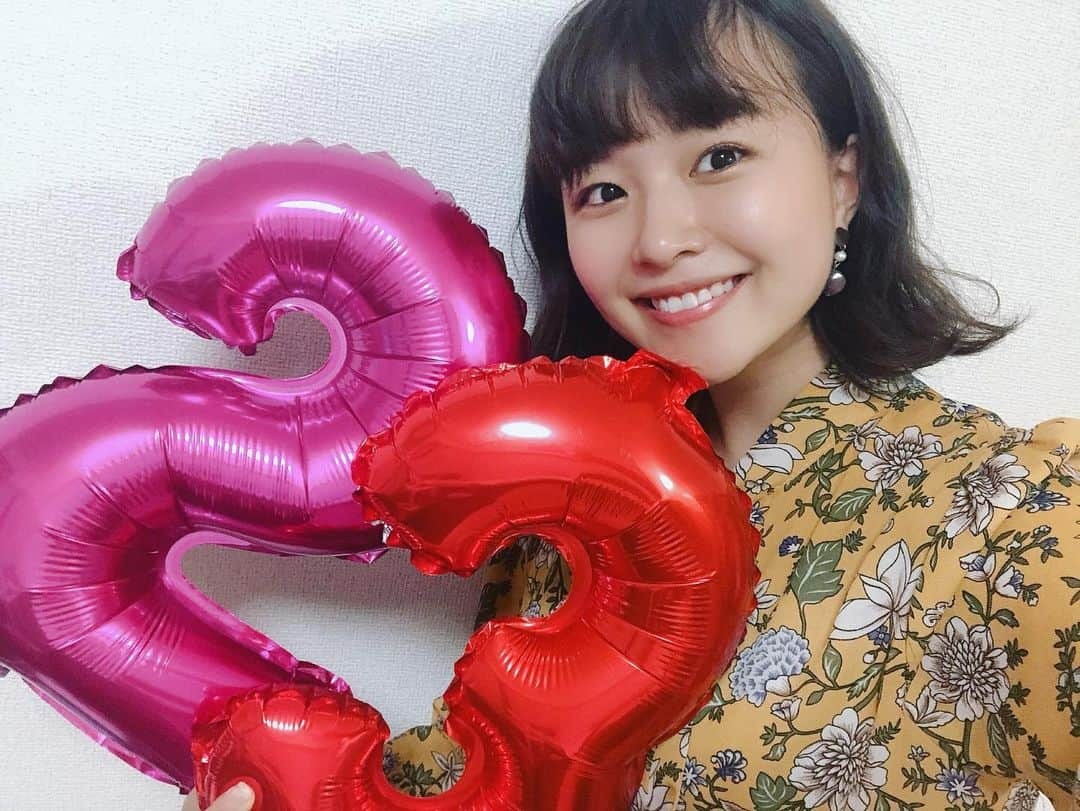 鍋本帆乃香さんのインスタグラム写真 - (鍋本帆乃香Instagram)「今日で23歳になりました✌🏻👌🏻 お誕生日メッセージ下さった方、ありがとうございます😊」9月15日 23時31分 - honokanbm0915