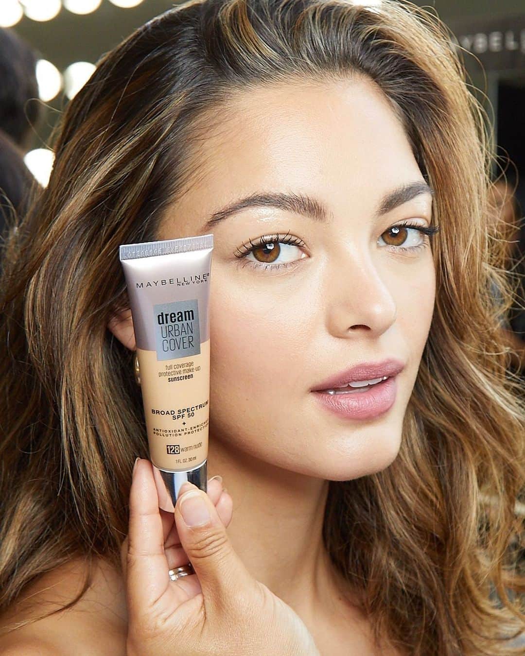 Maybelline New Yorkさんのインスタグラム写真 - (Maybelline New YorkInstagram)「Caught @demileighnp lookin’ flawless backstage at #mnyfashionweek! 🤩 She’s wearing #dreamurbancover foundation in the shade ‘warm nude’ for a lightweight, protective coverage with SPF 50 and antioxidants. #mnyitlook」9月15日 23時48分 - maybelline