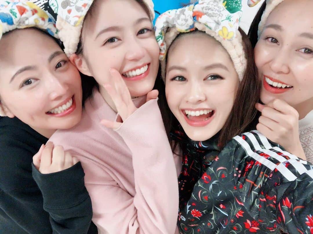 昆夏美のインスタグラム：「. レミゼラブル ついに明日、ラスト1回。 出しきるぞー🇫🇷 . この4人で立つレミゼは 今日で最後でした！ 本当にお世話になった(´༎ຶོρ༎ຶོ`) . そして皆さま いつも温かい応援 ありがとうございます。」