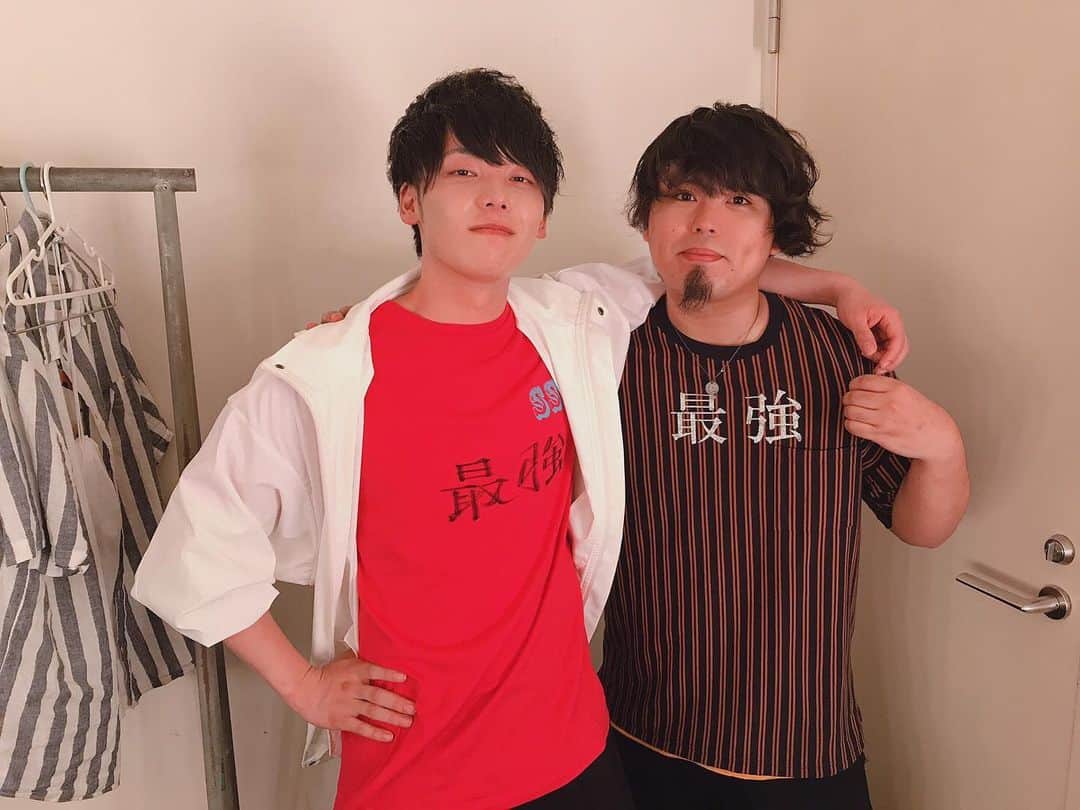 のインスタグラム：「サイサイフェスにてみやかわくんとお揃いになりました！ ？？ #アウターコーデ」