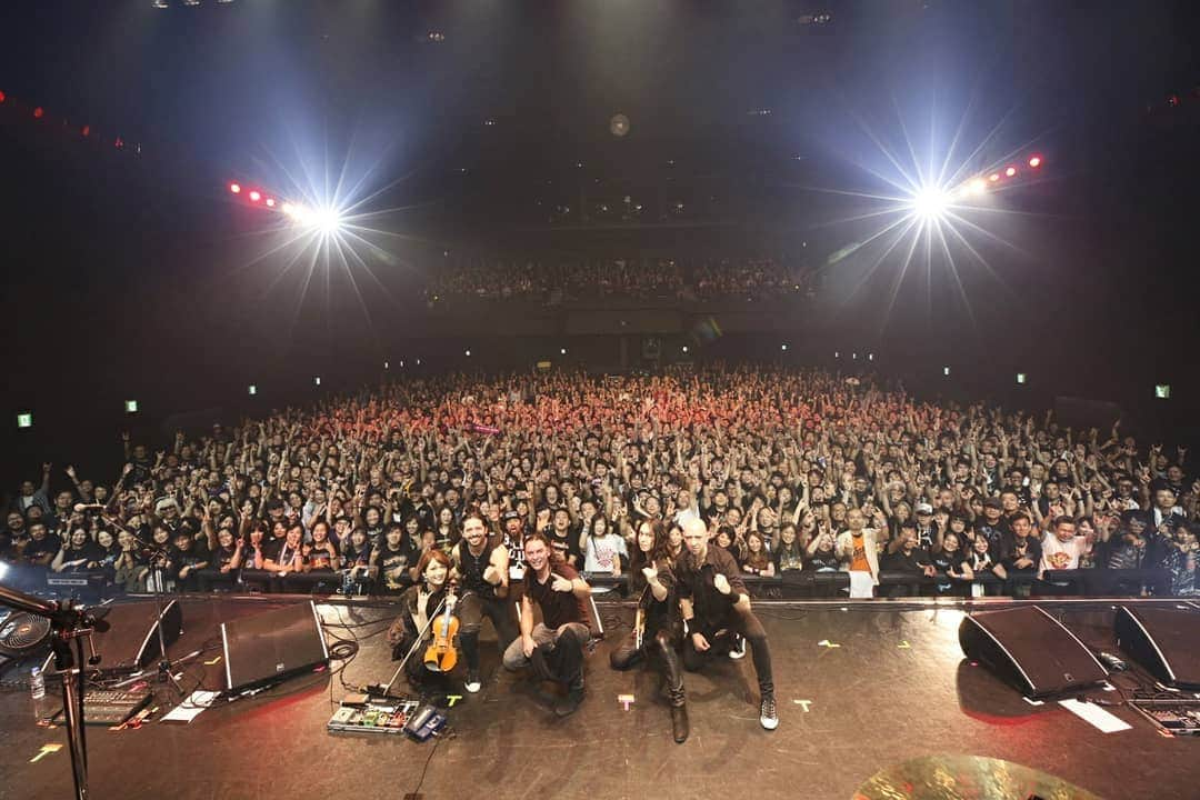 AYASAさんのインスタグラム写真 - (AYASAInstagram)「METAL WEEKEND 2019 DAY.2⚡ (2019.09.15) . METAL SOULSのライブにゲスト出演させていただきました🎸 海外のロックアーティスト様との初共演！！！ 終始刺激しかない１日でした…凄かった…本当に凄かった😭✨✨ 改めて世界の広さを感じましたわ👑 . こんなにもありがたい機会をいただけたことにただただひたすらに感謝です✨✨ 皆様本当にありがとうございました！！！ ・ ・ #metalweekend2019 #zeppdivercity #MetalSouls」9月16日 0時16分 - ayasa_doya