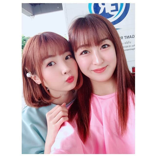 伊豆田莉奈さんのインスタグラム写真 - (伊豆田莉奈Instagram)「วันนี้ รินะ เขียน จดหมาย ให้ ไข่มุก ค่ะ🐧💗💗 ไข่มุก ดีใจ ไหม คะ?😘💕💕 今日莉奈は @kaimook.bnk48official (カイムック)に手紙書いたんだ🐧💗💗 カイムック喜んでくれたかな？😘💕💕 #kaimookbnk48 #カイムック #ไข่ซึนะ  #カイずな #izurinacgm48 #伊豆田莉奈 #いずりな #bnk48 #cgm48」9月16日 0時30分 - rina.cgm48official