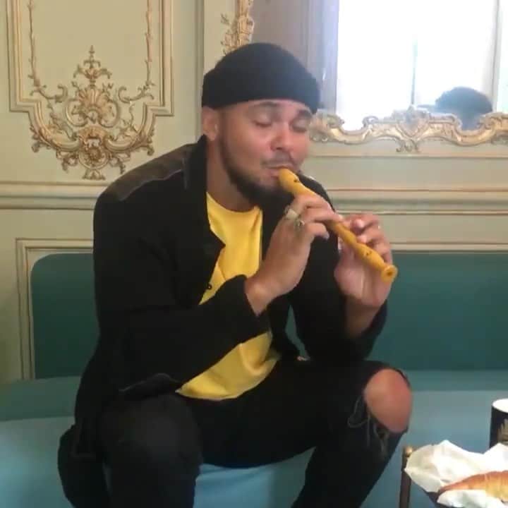 メジャー・レーザーのインスタグラム：「coming soon to a 5th grade recital near you」