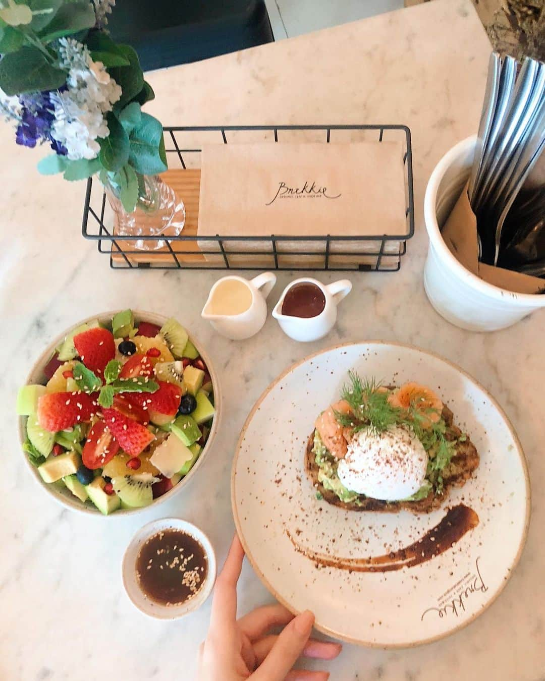 グレース＝カンクラオさんのインスタグラム写真 - (グレース＝カンクラオInstagram)「Sunday brunch 🥑🍓🥝🍞🍳」9月15日 15時38分 - gracekanklao