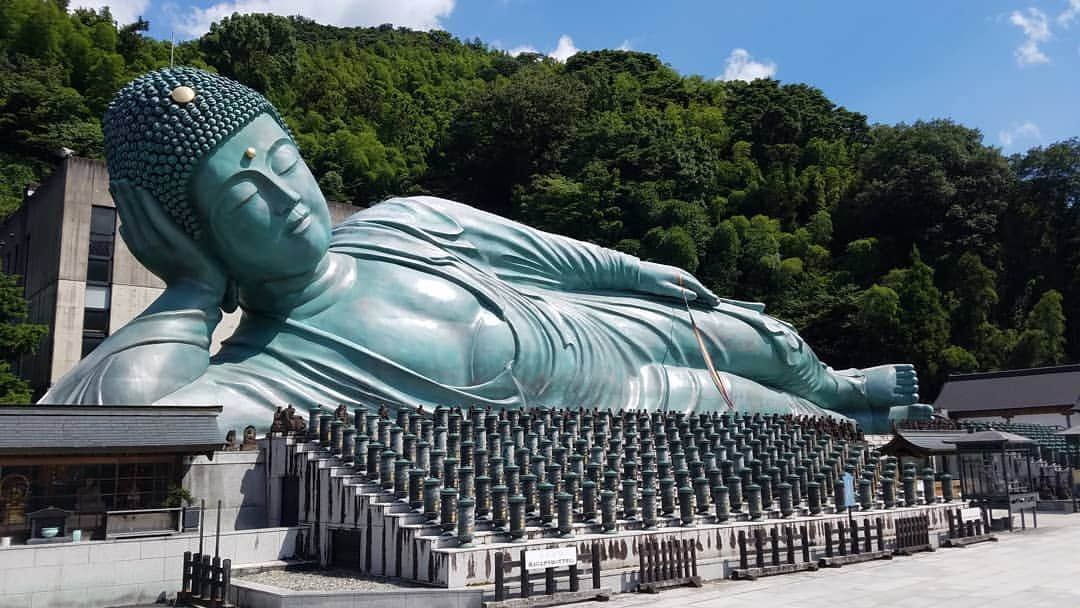 田畑竜介さんのインスタグラム写真 - (田畑竜介Instagram)「法事で南蔵院へ🙏  三連休の中日で参拝客も多い中、 誰も入れずに写真が撮れた📷✨ #篠栗町 #南蔵院 #釈迦涅槃像」9月15日 15時56分 - tabacchi_rkb