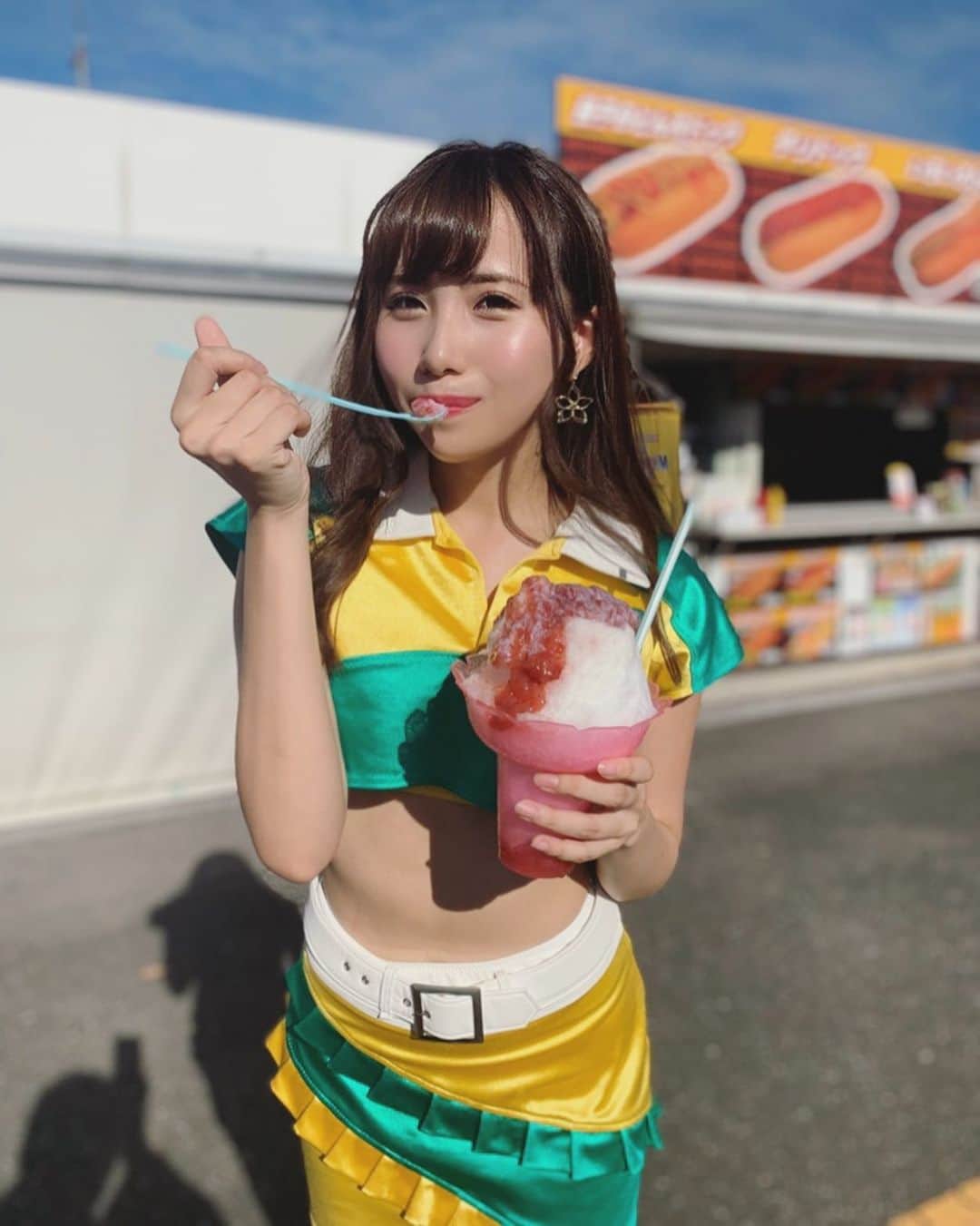 空陸海ゆきなさんのインスタグラム写真 - (空陸海ゆきなInstagram)「まだ夏気分… 🍧🍓🍧🍓🍧🍓🍧🍓🍧🍓🍧 #かき氷 #いちごかき氷 #racequeen  #レースクイーン #ツインリンクもてぎ  #portrait #ガールズポートレート」9月15日 15時49分 - yukinamilk