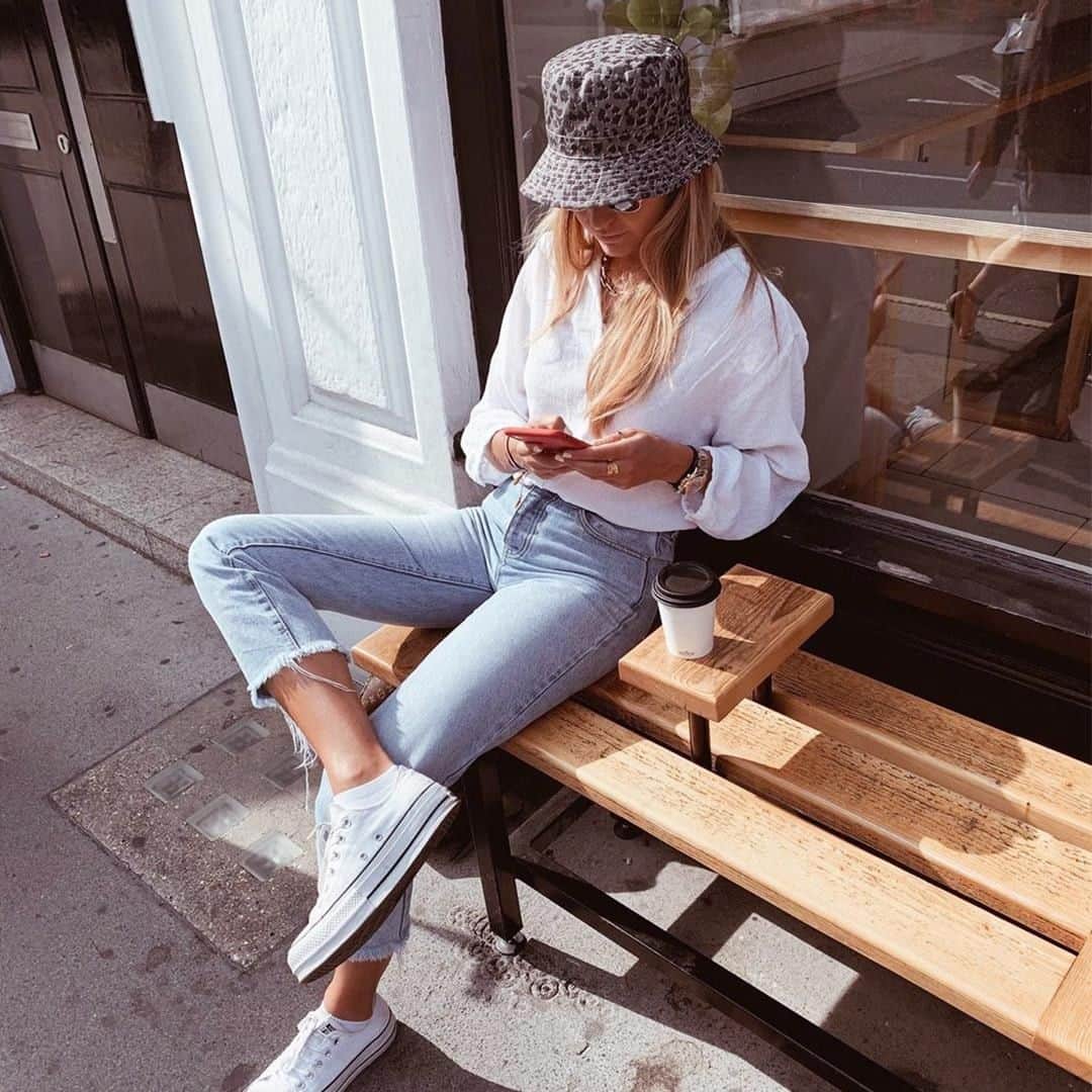 アクセサライズのインスタグラム：「Channel off-duty Sunday style in our reversible bucket hat. Switch between leopard print and plain khaki - get you a hat that can do both... 💯 🔍: 7912412300 📷: @godachka Tap the link in the bio to shop now.  #Accessorize #Accessorizer」