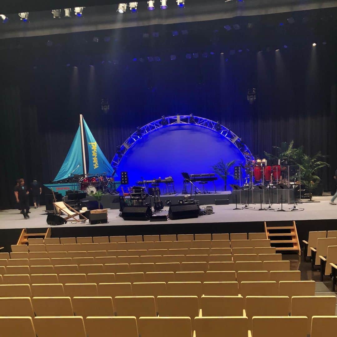 斎藤ノブのインスタグラム：「#高中正義 #札幌カナモトホール #客入れ寸前❗️」