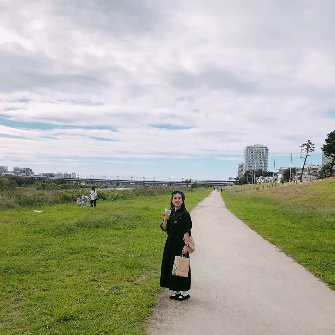 美甘子さんのインスタグラム写真 - (美甘子Instagram)「二子玉川公園のスタバに行って、多摩川沿いを散歩。自然〜〜。 #二子玉川公園」9月15日 16時38分 - rekish_mikako