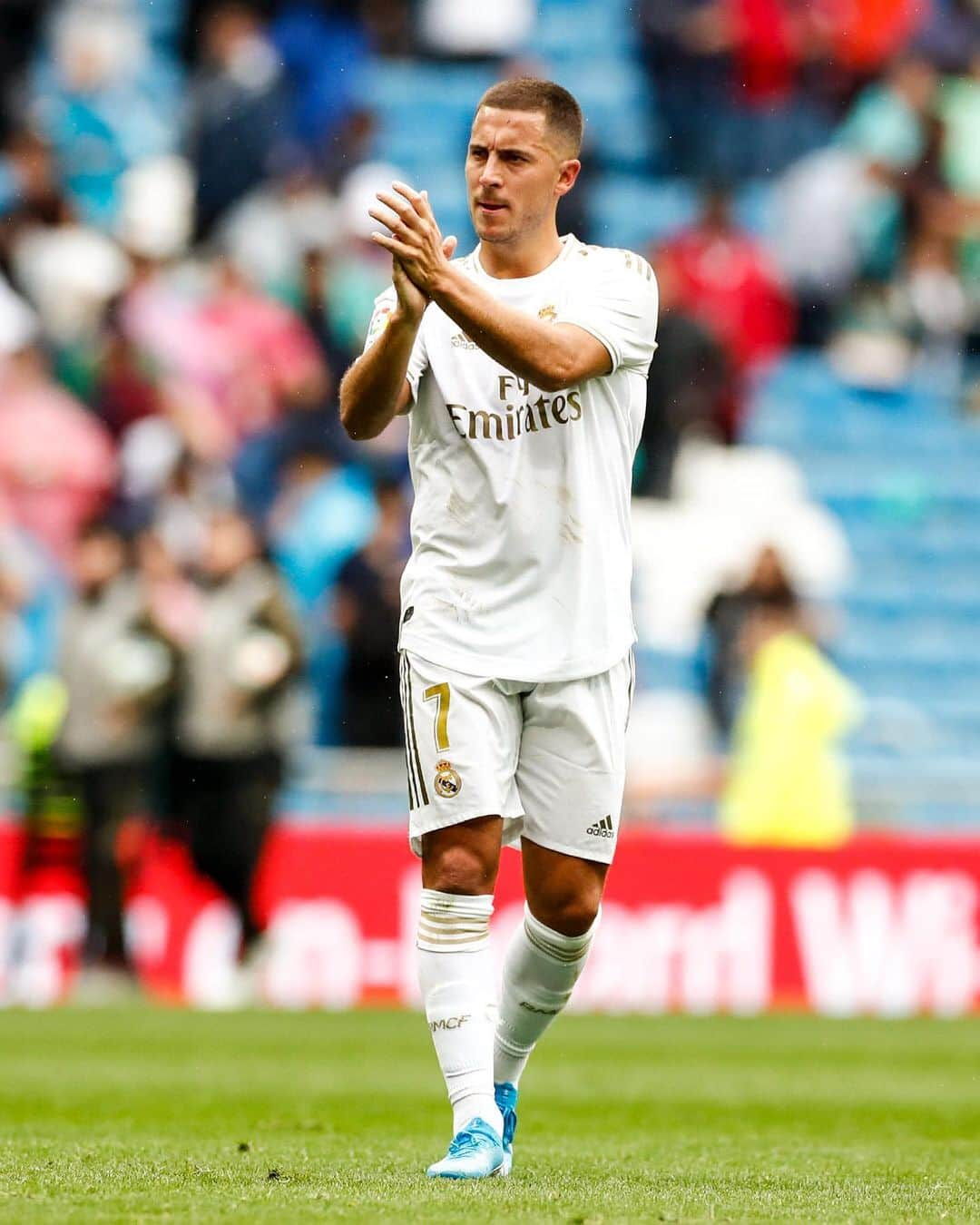 レアル・マドリードさんのインスタグラム写真 - (レアル・マドリードInstagram)「👏 Official @RealMadrid debuts ✅ 🇧🇪 @HazardEden_10 🇧🇷 @EderMilitaooficial13 #RMLiga | #HalaMadrid」9月15日 16時53分 - realmadrid