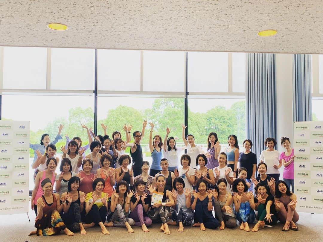 菅井悦子さんのインスタグラム写真 - (菅井悦子Instagram)「ThankyouThankyouThankyou❤️❤️❤️ @yogafest_jp でのクラスを無事に終えました！ 満員御礼となったクラス、せっかくなので、最初に少し講義をしてから行いました👍 なぜ運動が必要なのか？ なぜタンパク質が必要なのか？ 知った上でどうチョイスするかは自分次第💪 よき生活を遅れるようたくさん選択肢を増やしていきましょう！！ クラスの様子はヨガジャーナルにも掲載されますのでお楽しに❤  @yogajournal_japan ありがとうございました！」9月15日 17時05分 - etsuko313