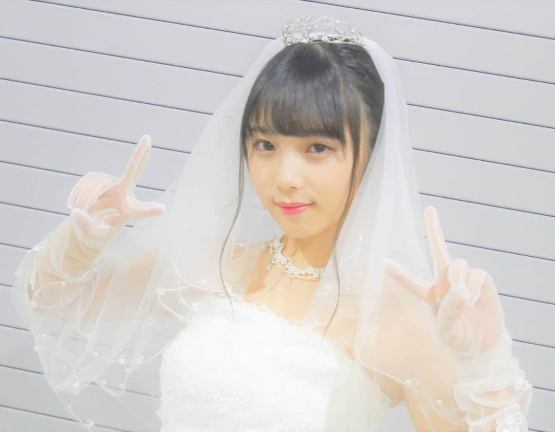 日本テレビ「ザンビ」のインスタグラム：「. 🐑#与田祐希 #ザンビ#乃木坂46 . #ウェディングドレス ⛪  #よだちゃん 🐥 . #涼しくなってきました #秋 ですね 🍁 . #乙女神楽」