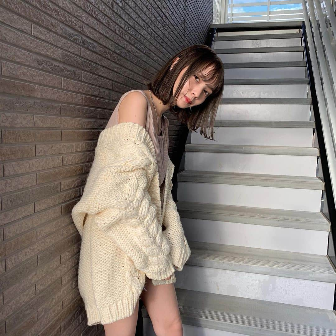 小田川エリカさんのインスタグラム写真 - (小田川エリカInstagram)「・ 今日暑かった〜☀️ 早く秋服着たい！！ (@titivatejp)の秋服激かわ🍂 #me#code#titivate#titivatestyle#私服 #エリカの私服#秋服#秋コーデ#ティティベイト #プチプラ#ケーブルデザインニットカーディガン」9月15日 17時00分 - 0904.erika