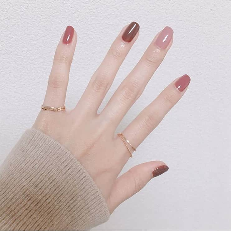 Locariさんのインスタグラム写真 - (LocariInstagram)「秋らしいカラーを指先に取り入れて🍂💅 素敵なネイルで気分もUP💓 phot by @chan8nao7 さん . . . #ネイル #ジェルネイル #ネイルデザイン #ネイルアート #ニュアンスネイル #秋ネイル #シンプルネイル #セルフネイル #オフィスネイル #個性派ネイル #ショートネイル #トレンドネイル #ネイルケア #上品ネイル」9月15日 17時33分 - locari_jp