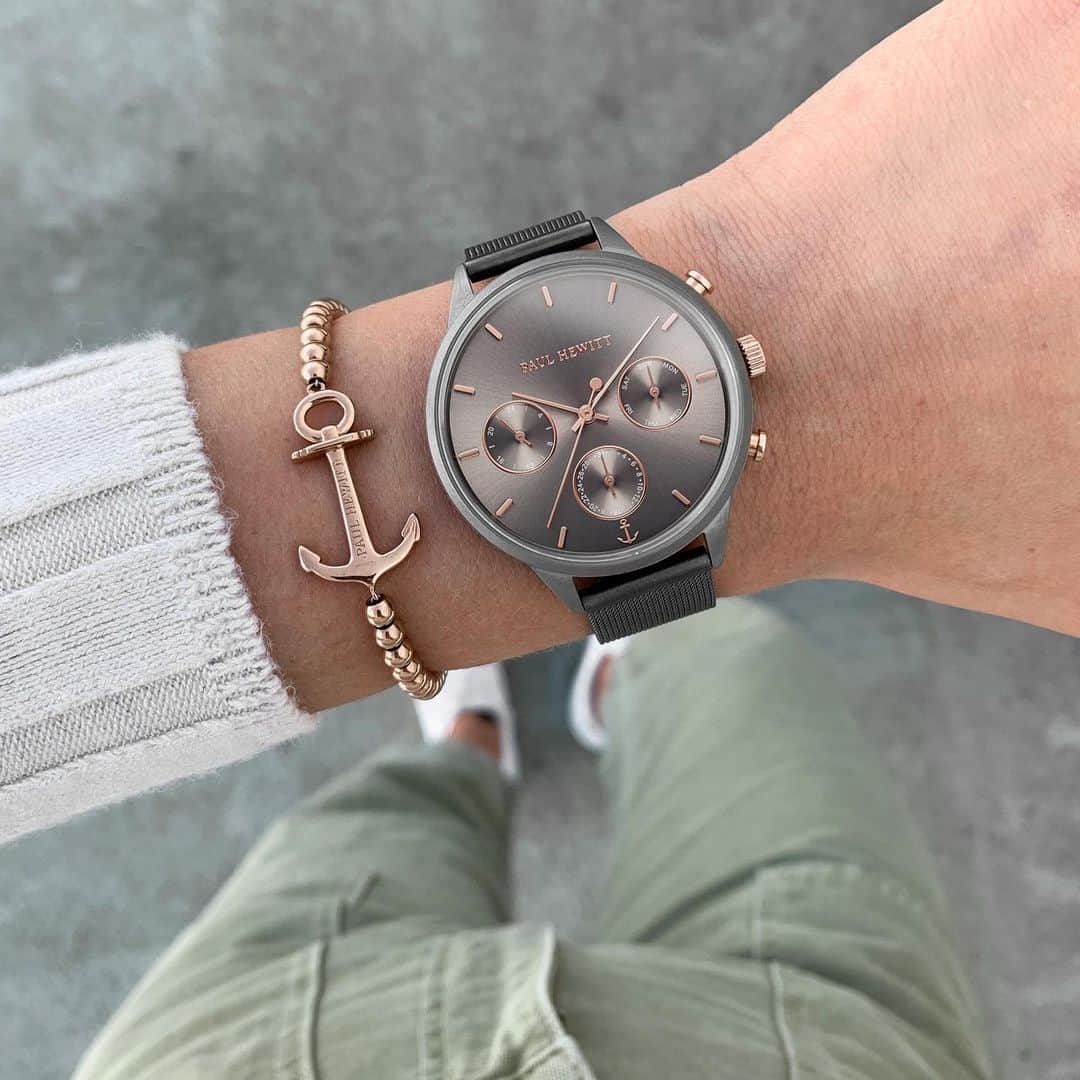 PAUL HEWITTさんのインスタグラム写真 - (PAUL HEWITTInstagram)「New in! 🌟 Save yourself up to -25 % discount with our new best seller sets. ⚓️ #getAnchored #paulhewitt #everpulse #anchorspirit __ #womenslook #watch #accessories #accessory #greywatch #set #anchor #bracelet #watches #watchesofinstagram #rosegold #outfit」9月15日 17時36分 - paul_hewitt