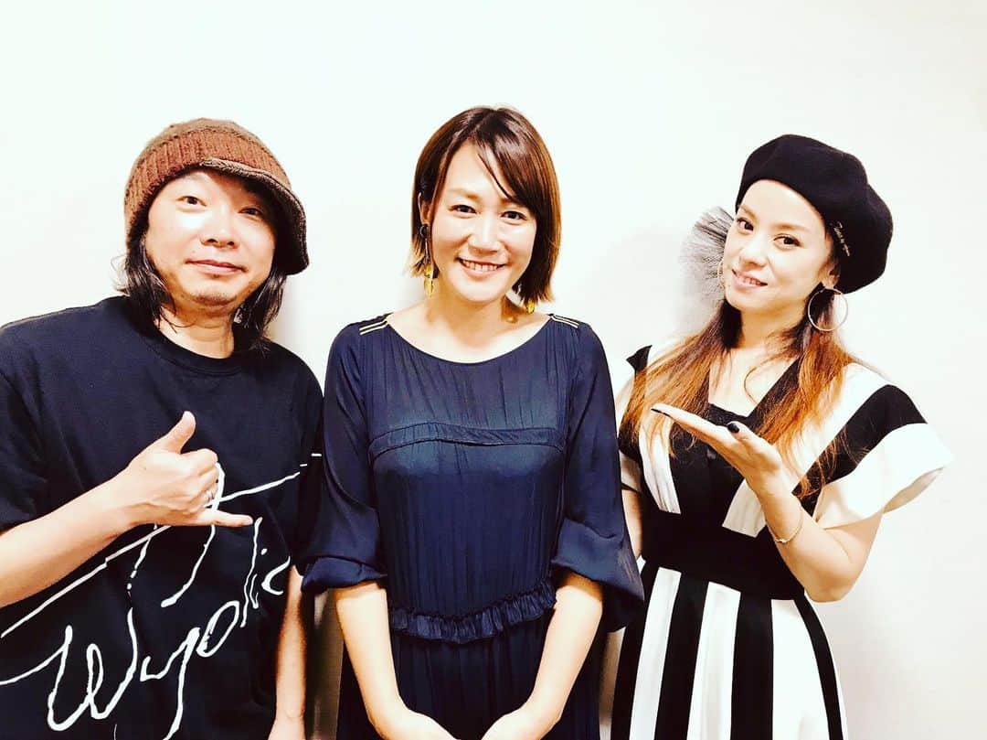 azumiのインスタグラム：「取り急ぎサンデーマーケットin函館 ありがとうございました！Air-G『Sparkle Sparkler』松尾亜希子さんと。 #wyolica #ワイヨリカ #スパクル」