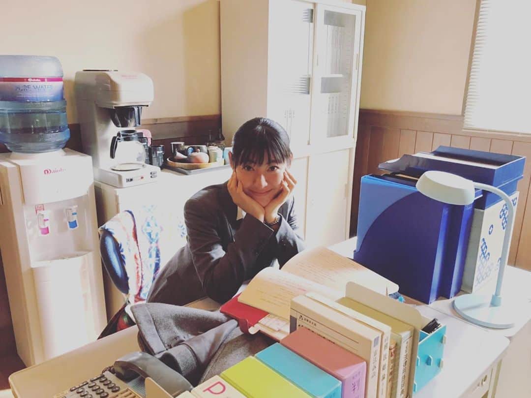 瀧本美織さんのインスタグラム写真 - (瀧本美織Instagram)「この後 #相葉マナブ 、 #刑事ゼロスペシャル ご覧くださいね👶🏻💓 #佐相智佳#4ヶ月を共にしたデスク」9月15日 17時48分 - mioritakimoto_official
