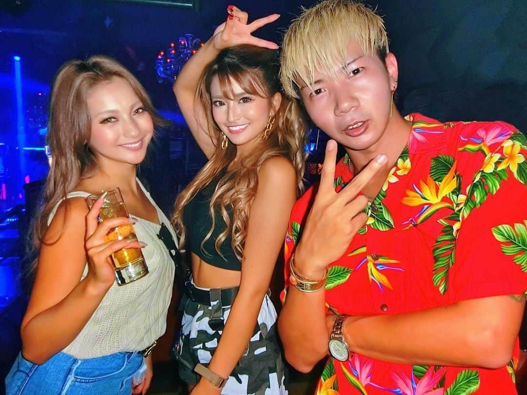 鈴木まりなのインスタグラム：「      2019.9.13 @epicaokinawa 🧡🌴 w/ SLOTHさん、ゆきぽよちゃん       #okinawa #epicaokinawa #dj #girlsdj #femaledj #asiandj #Japanesedj #djlife #djingismylife #djinglife #djlifestyle」