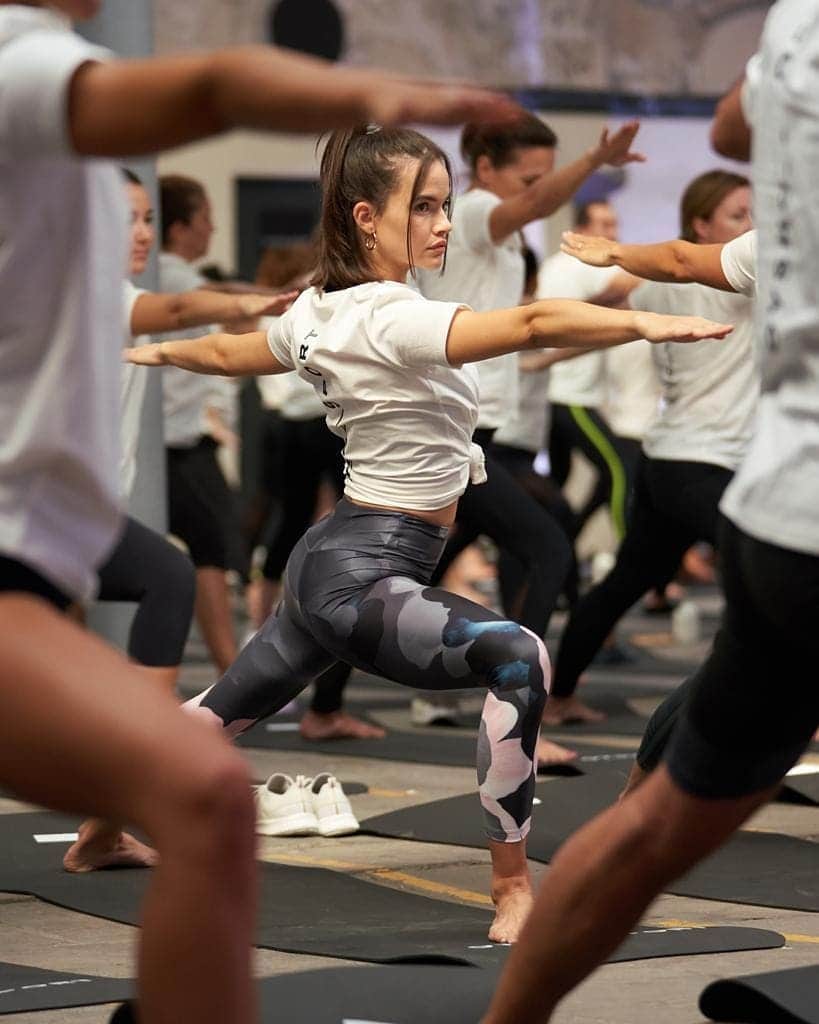 Oyshoさんのインスタグラム写真 - (OyshoInstagram)「Oysho Yoga Barcelona edition. Spotted @elenaasm,  @oysho_sport ambassador, in our active yoga session #oyshoyoga #yoga #barcelona」9月15日 18時33分 - oysho