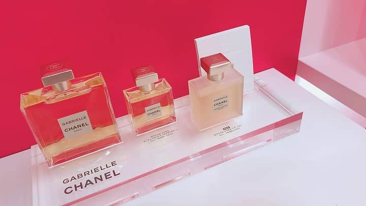 佐藤もも子のインスタグラム：「#CHANEL #chanel #cosume #make #makeup #girl #followｍe #シャネル #コスメ #メイク #表参道 #リップ #グロス #口紅 #香水」