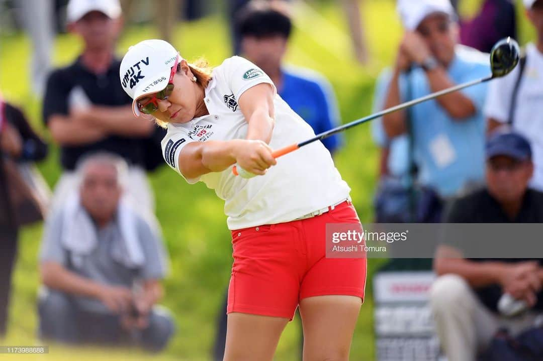 宮里美香さんのインスタグラム写真 - (宮里美香Instagram)「*** 日本女子プロゴルフ選手権大会コニカミノルタ杯 沢山の応援ありがとうございました！ . 最終日にスコアを落としたのは悔しいです。。 . 特に最終日はパットがことごとく決まらず…フラストレーションが溜まる1日なりました。 . 来週は、デサントレディース東海クラシックです。ホステスプロとして頑張るぞ！！ . 明日、松阪屋名古屋店北館とジェイアール名古屋タカシマさんでイベントです。皆さんにお会いできるのを楽しみにしてます♪ . #日本女子プロゴルフ選手権コニカミノルタ杯  #メジャー #応援ありがとうございました #チェリーヒルズゴルフクラブ #9月と思えない暑さだった #日焼けヤバい」9月15日 18時45分 - mikamiyazato_official