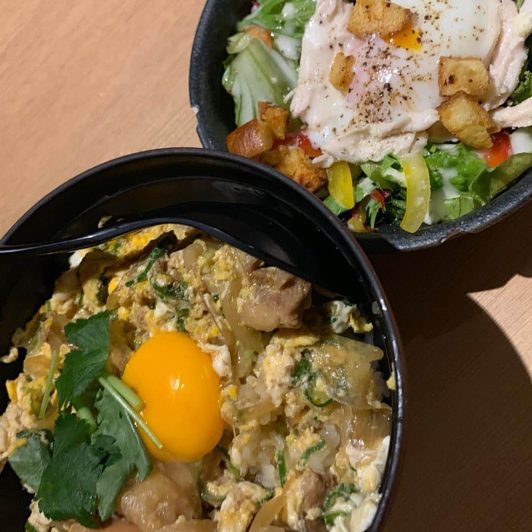 のインスタグラム：「本日は〜ツヨポン特製賄い^_^🙌笑笑🙌💛 最高に美味しくいただきました〜^_^🙌💛 ^_^🙌💛 💓👌 #チョアチキン#パネチキン#チーズタッカルビ#唐揚げ#チキン南蛮#肉#鶏肉#手羽先#夏#韓国料理#鶏っく#梅田#居酒屋#焼き鳥#ビール#飲み会#大阪#大阪グルメ#大阪観光#浦和レッズ#ガンバ大阪」