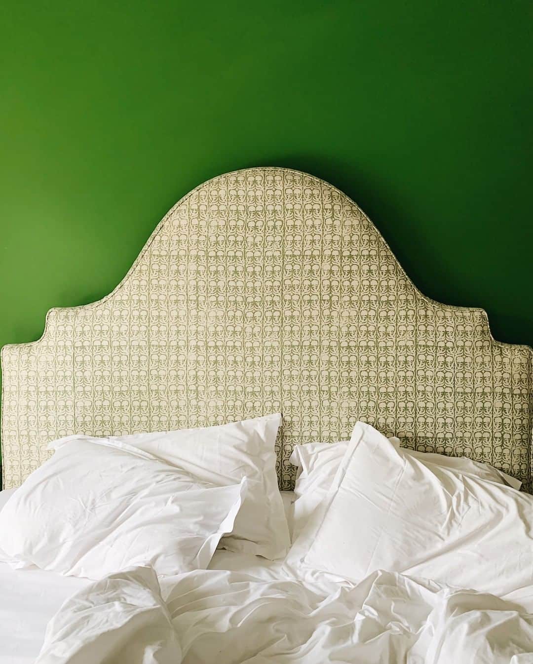 MR PORTERのインスタグラム：「Five more minutes? 💤@swan_inn_ascott #MRPORTERStyleCouncil」
