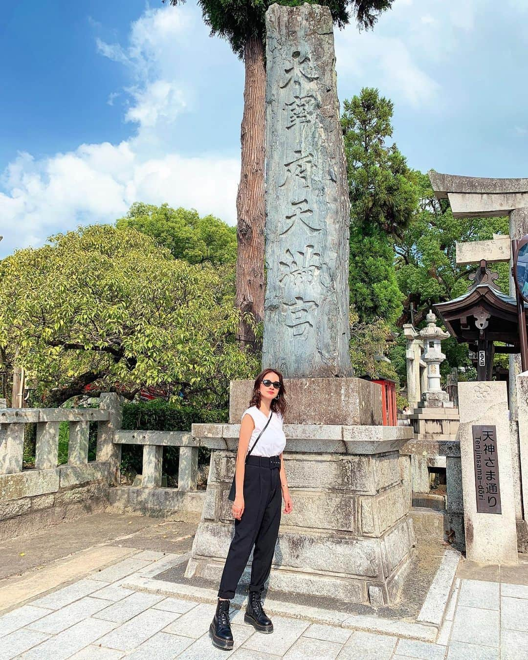 大森美知さんのインスタグラム写真 - (大森美知Instagram)「家族で観光⛩ 久しぶりの地元に帰ってきて 空気が澄んでる場所にドライブ♥️ 美味しい物たべて九州にいると ずっと食べてばっかり🍱🍡🍘🍜 #太宰府天満宮 #お参りできた #九州 #福岡」9月15日 19時07分 - michi_oomori_official