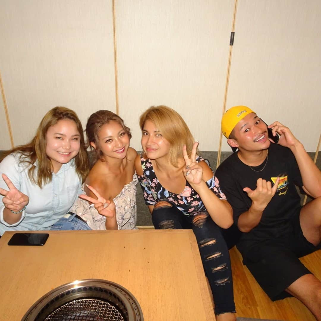 ゆきぽよさんのインスタグラム写真 - (ゆきぽよInstagram)「鬼マシンガンすぎて気がついたら閉店。. . . #鬼仲仔 #ずっとも #本当はヘアメイク #たまにマネージャー #ほぼスタイリスト #いや姉 #ゆきより目立ちすぎ  #関西弁勉強中」9月16日 0時42分 - poyo_ngy