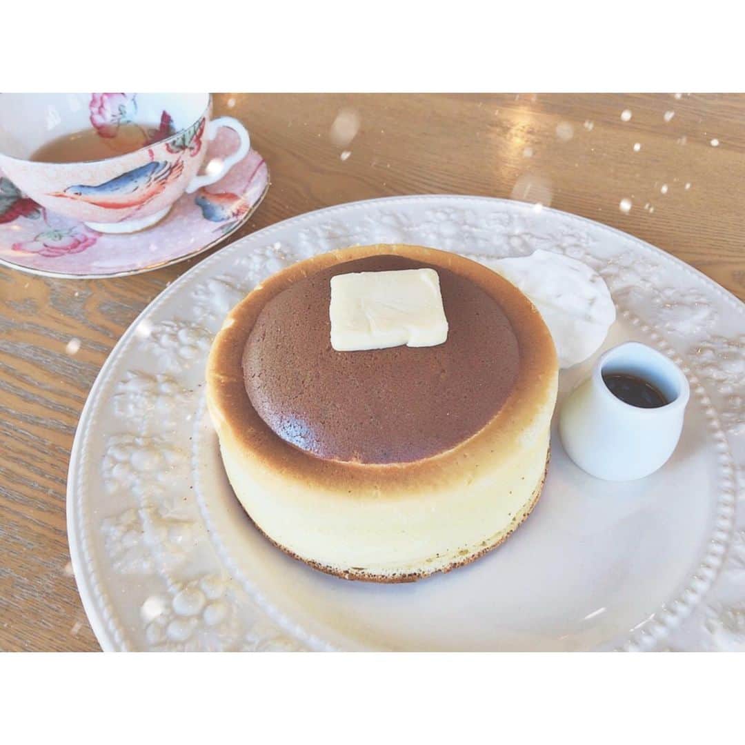 西満里奈さんのインスタグラム写真 - (西満里奈Instagram)「︎︎◌ . . 美味しかった♡♡ . . #パンケーキ #ホットケーキ  #紅茶」9月15日 19時51分 - 24marina_0116