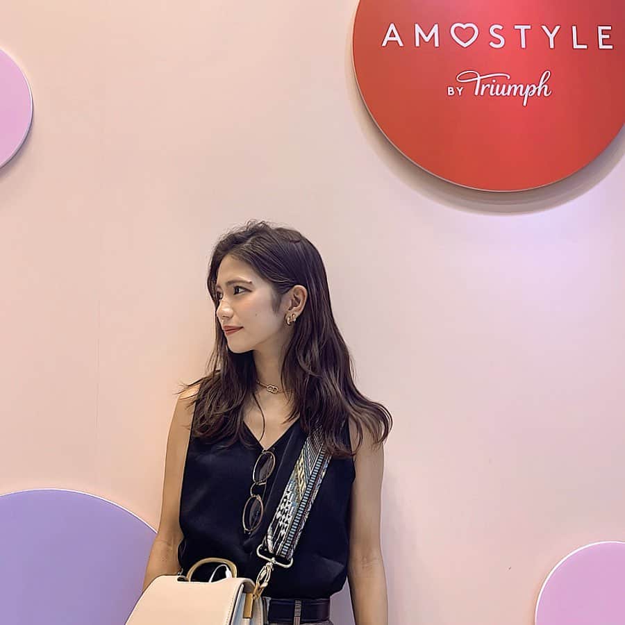 のインスタグラム：「京都ポルタで AMOSTYLE の POP UPしてた(ت)💓 ＊ 新作マシュマロブラが 先行発売されてました🤭❤︎ ＊ 下着は買ったことあるけど スポーツウェアも置いてあって、 めっちゃ可愛かったよ〜🧡 ＊ ＊ ＊ #アモスタイル #AMOSTYLE #京都ポルタ #らしく生きてこ #LIVEAMOSTYLE」
