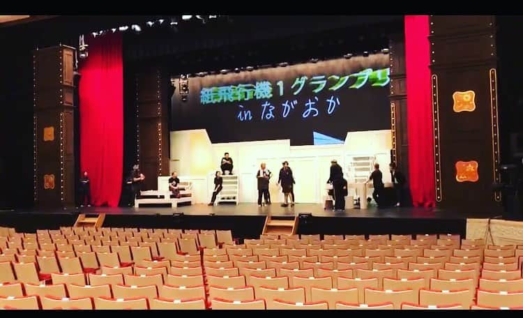 のインスタグラム：「エーステ 長岡公演無事終了しました😊  本当に温かい監督たちで短い間だったけど新潟を去る時は悲しくなりました  故郷の千葉が心配だけど長岡から届け希望の紙飛行機😊  #滝口幸広#A3!#エーステ#長岡#千葉#紙飛行機#STARDUSTPROMOTION」